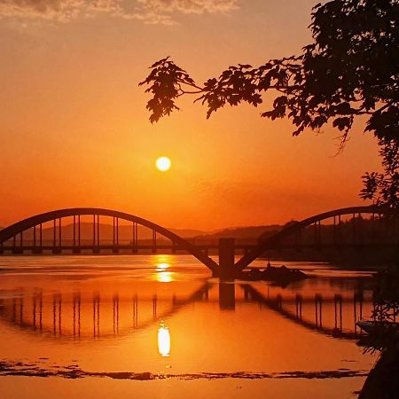 Watersedge Seaviews Hotel Kenmare Ngoại thất bức ảnh