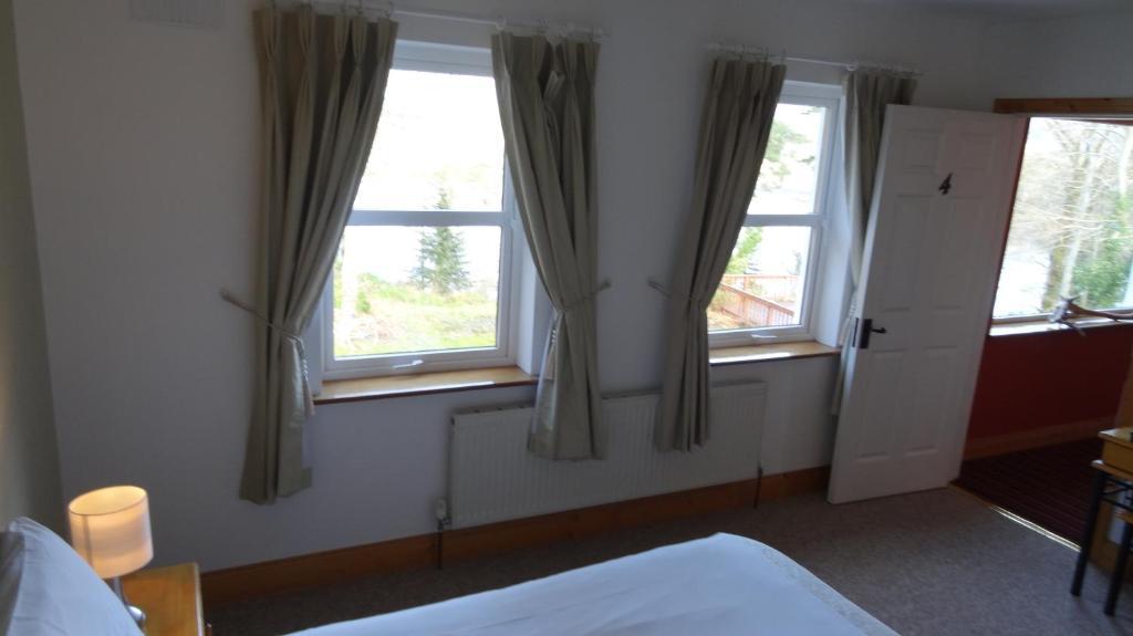 Watersedge Seaviews Hotel Kenmare Ngoại thất bức ảnh